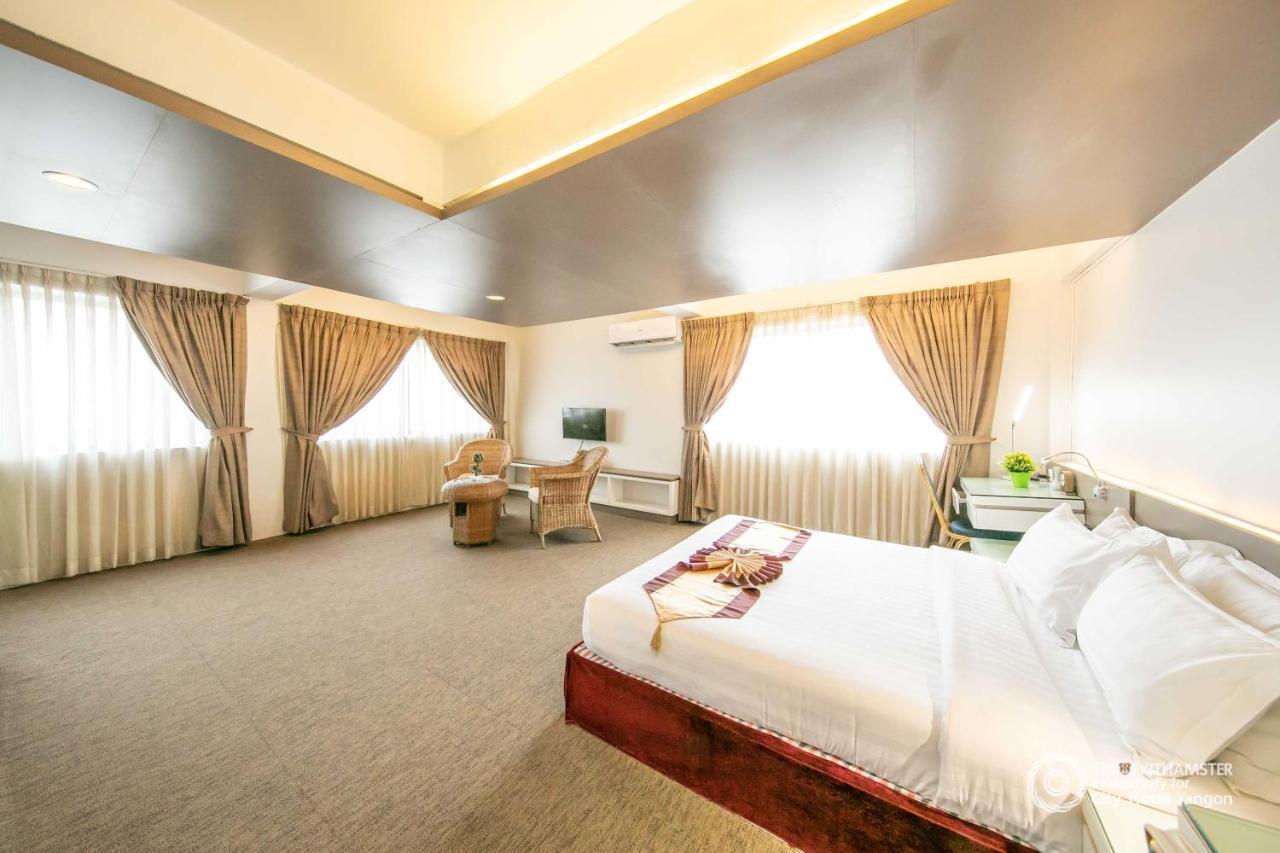 City Hotel Yangon 3*